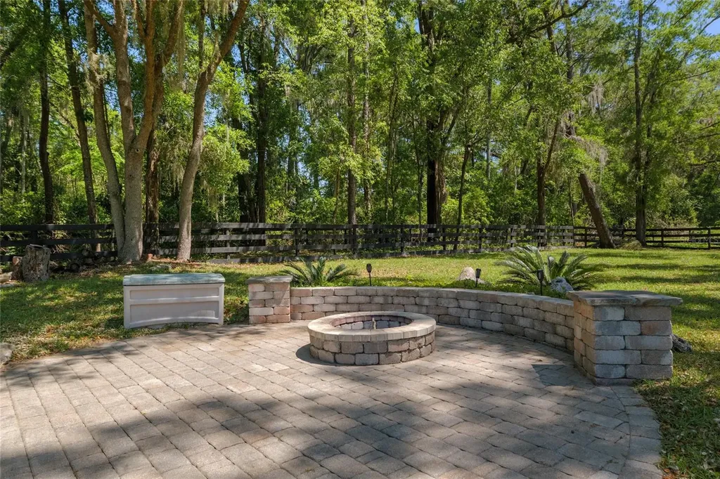 14742 NW 11th Place Newberry FL 32669
