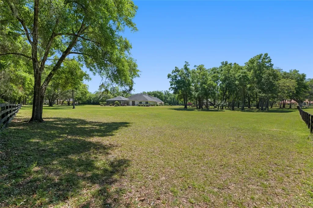 14742 NW 11th Place Newberry FL 32669
