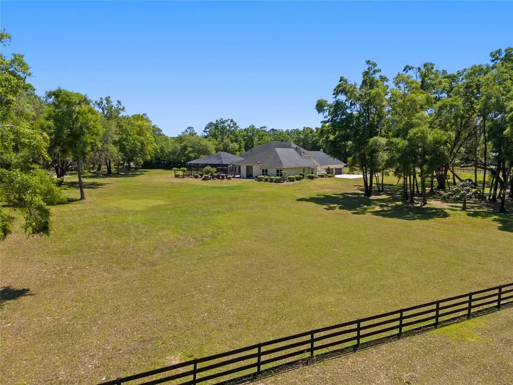 14742 NW 11th Place Newberry FL 32669