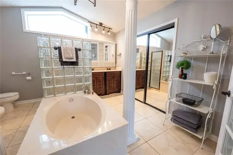 4560 Woodlands Village Drive Orlando FL 32835