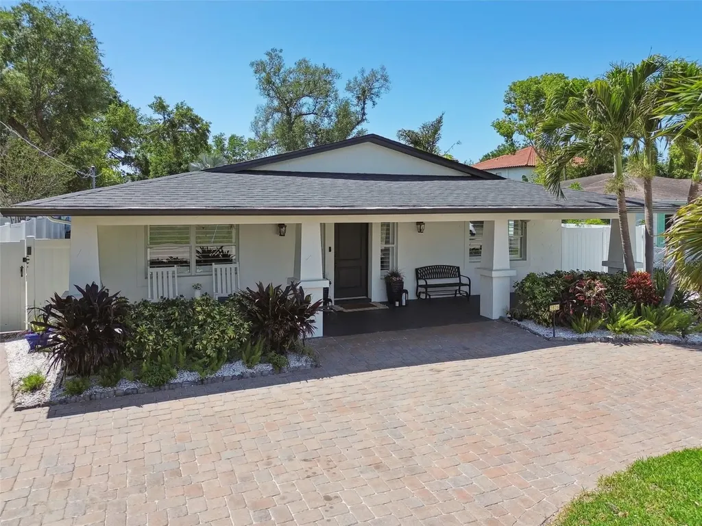 2826 W Paxton Avenue Tampa FL 33611