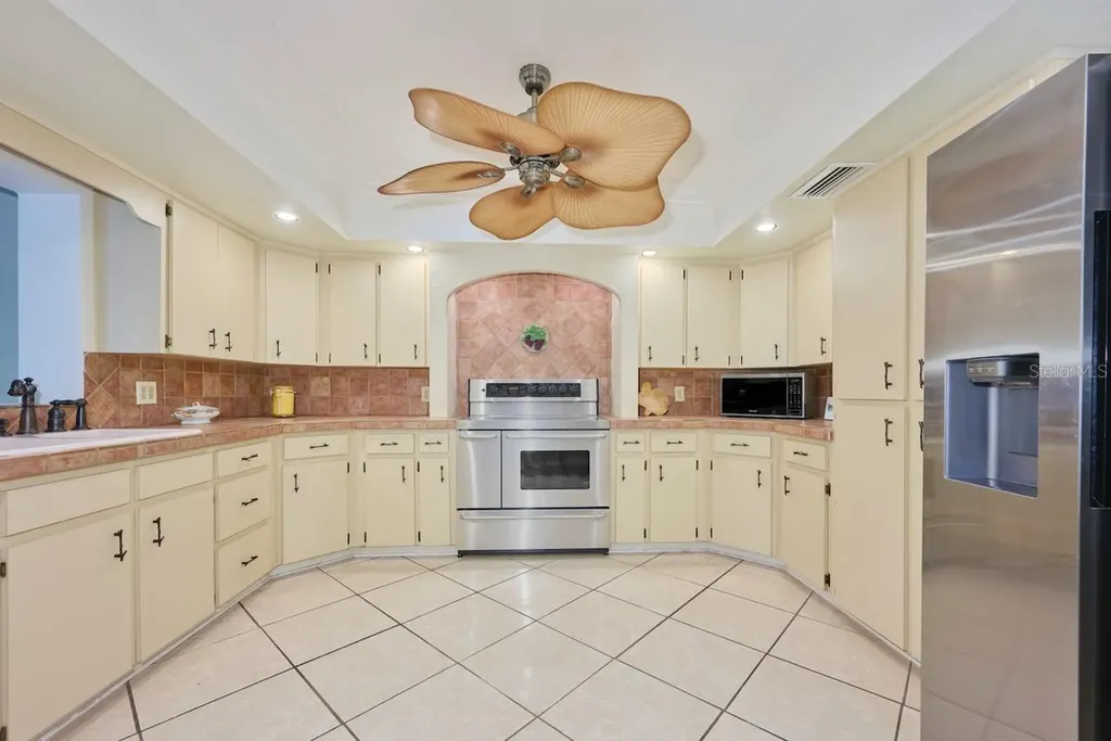 6589 Banyan Drive Indian Lake Estates FL 33855
