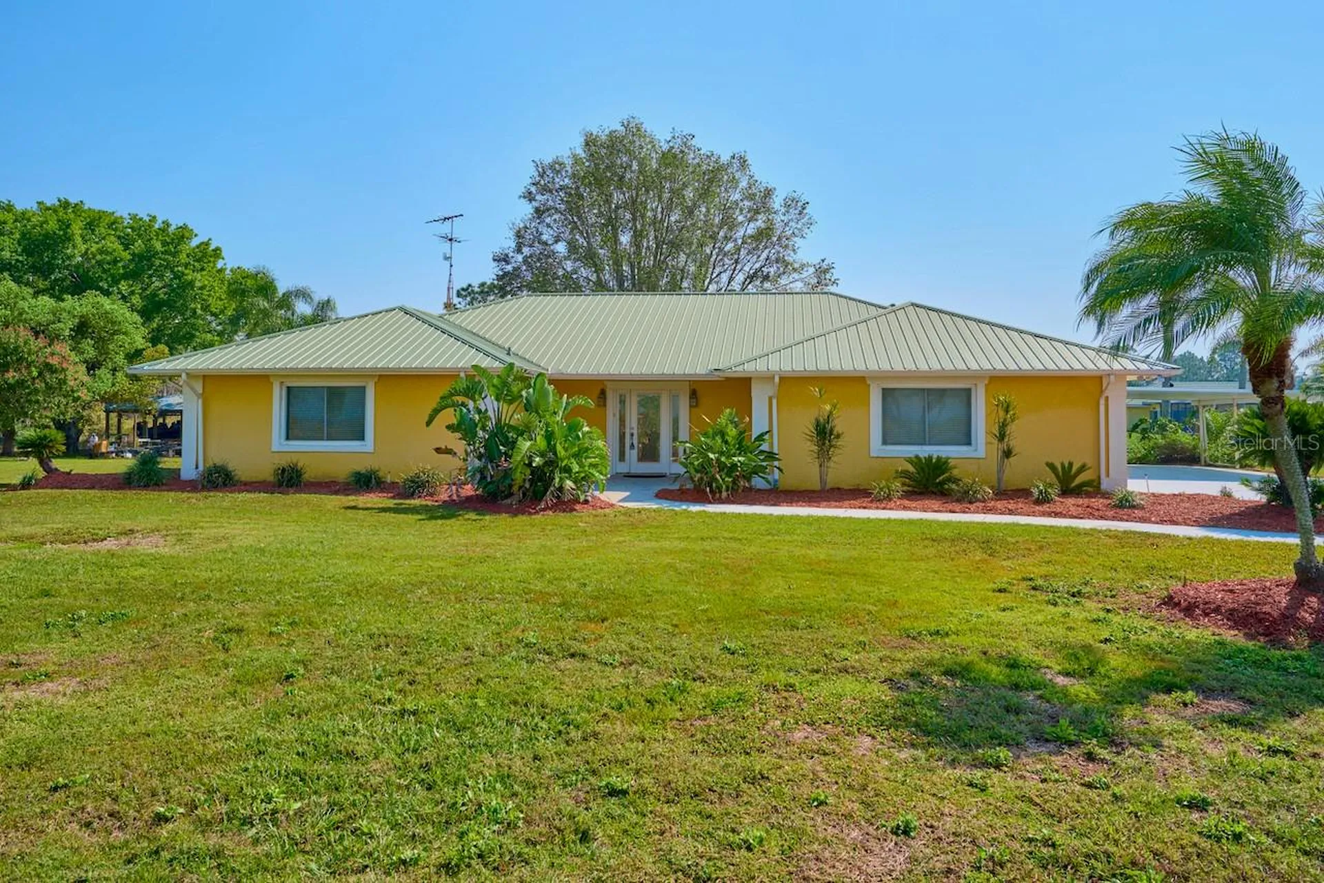 6589 Banyan Drive Indian Lake Estates FL 33855
