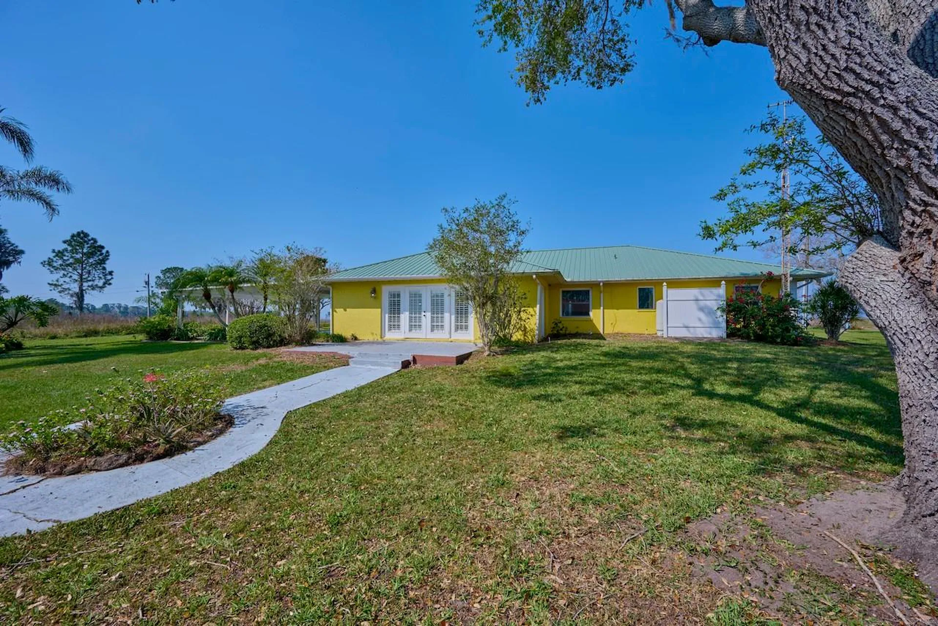 6589 Banyan Drive Indian Lake Estates FL 33855