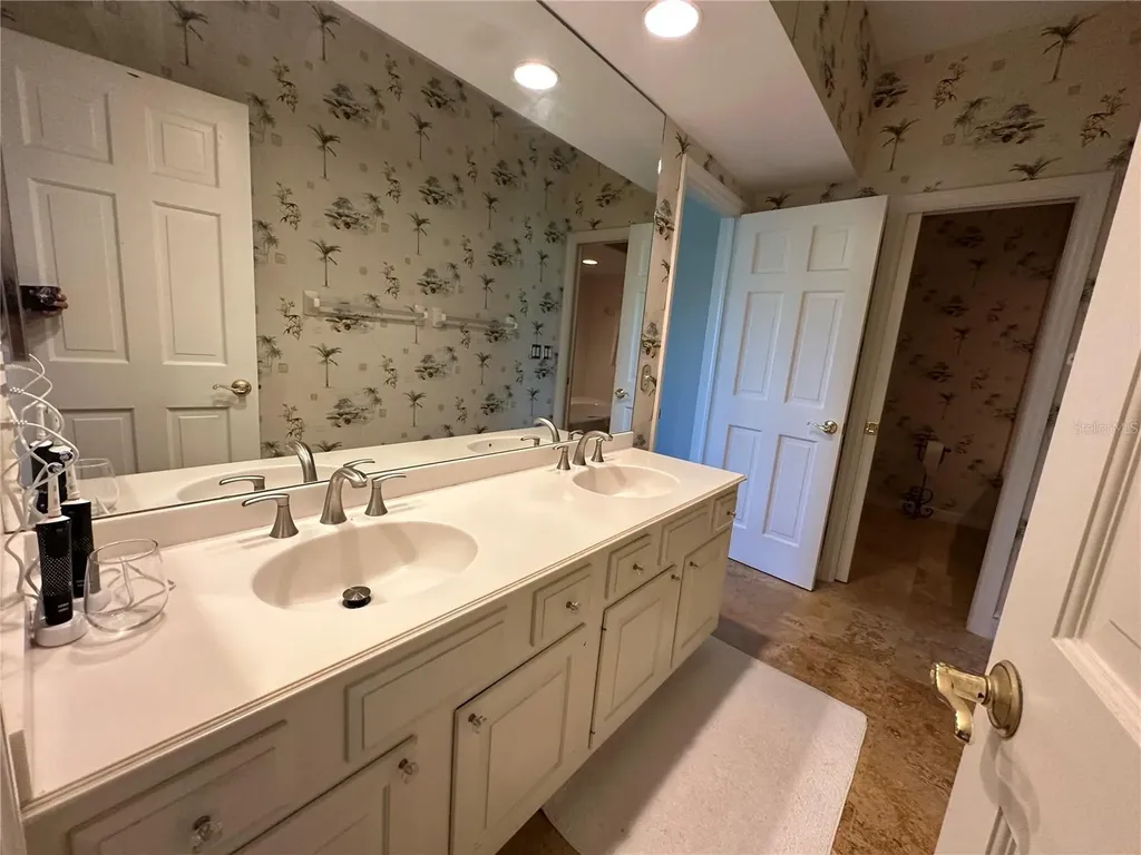 60 Bishops Court Road Osprey FL 34229