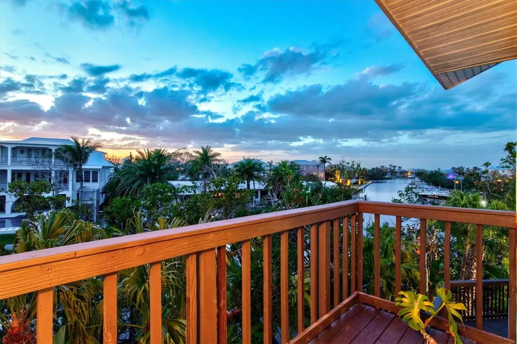 234 85th Street Holmes Beach FL 34217