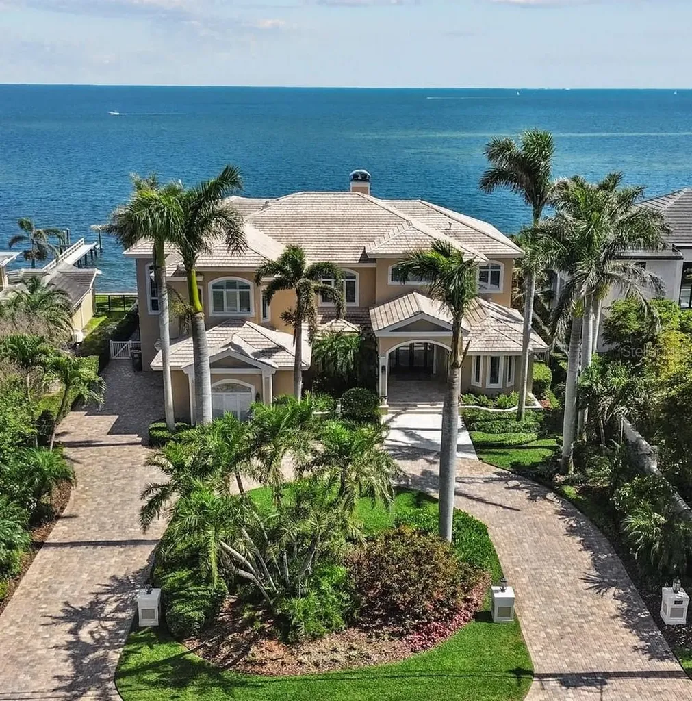 1737 Brightwaters Boulevard NE St Petersburg FL 33704