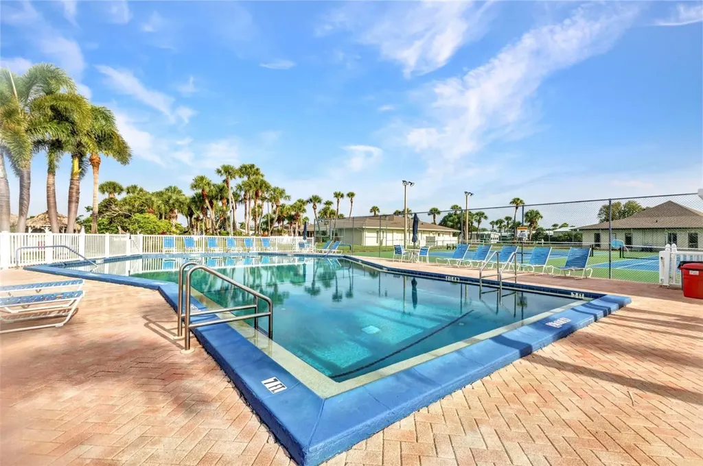 2100 Kings Highway Port Charlotte FL 33980