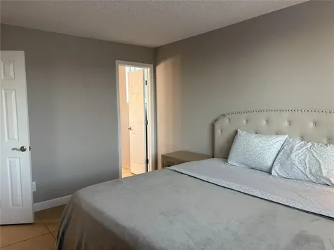 2755 Coconut Bay Lane Sarasota FL 34237
