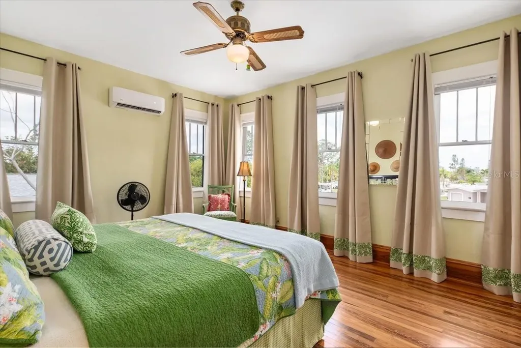 2326 2nd Avenue E Bradenton FL 34208