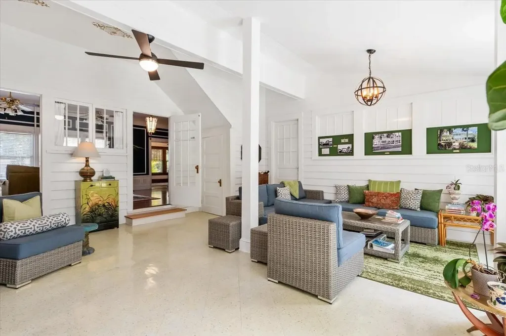 2326 2nd Avenue E Bradenton FL 34208