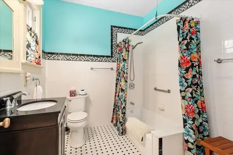 2326 2nd Avenue E Bradenton FL 34208