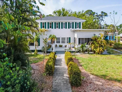 2326 2nd Avenue E Bradenton FL 34208