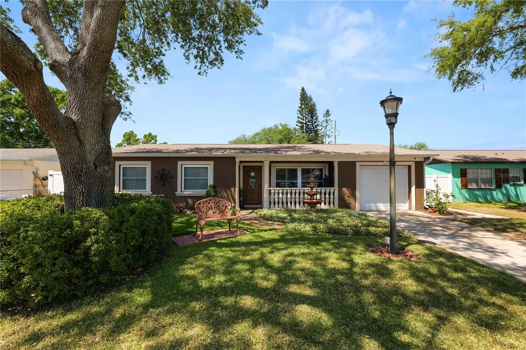 7814 Lakeside Boulevard Tampa FL 33614