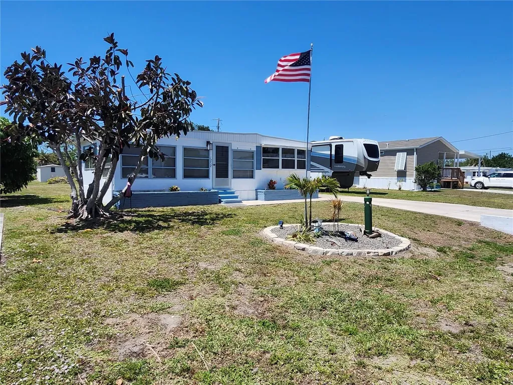 1252 Kingfisher Drive Englewood FL 34224