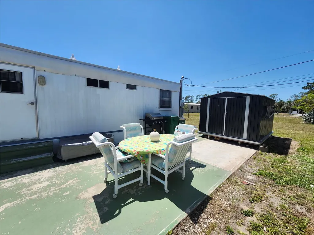 1252 Kingfisher Drive Englewood FL 34224