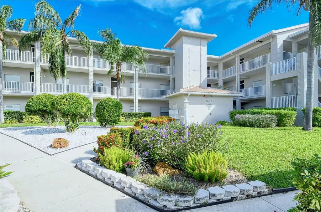 9630 Club South Circle Sarasota FL 34238