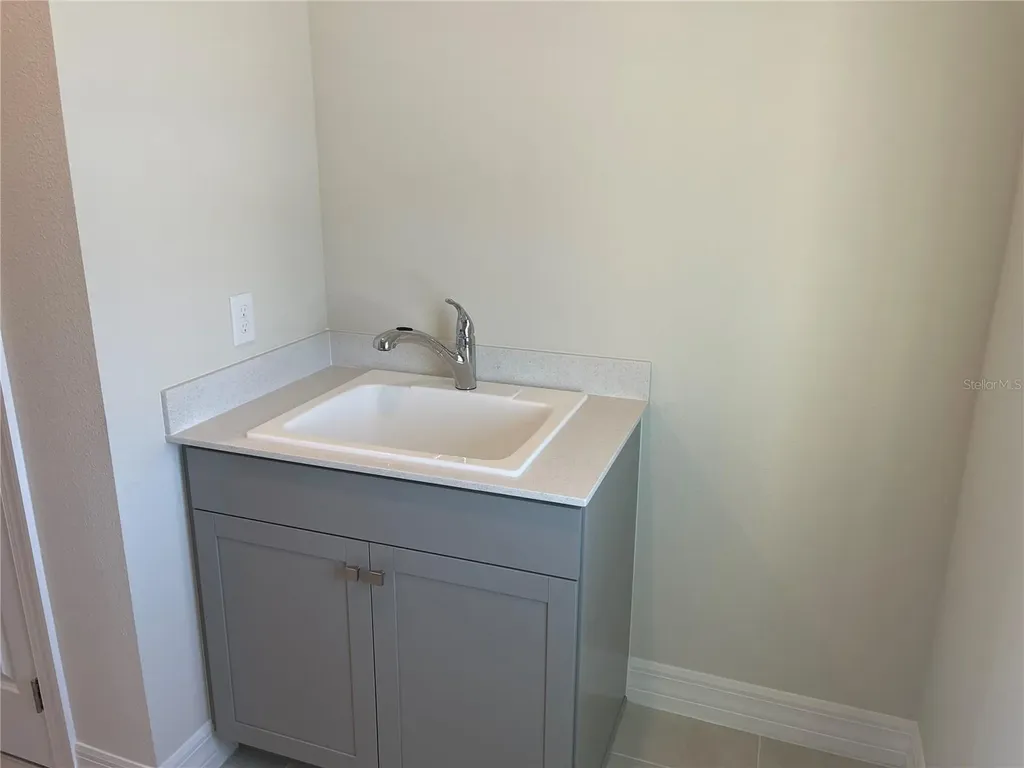 8375 Fenton Street Orlando FL 32836