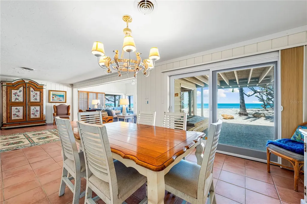 8592 Hidden Lagoon Road Sarasota FL 34242