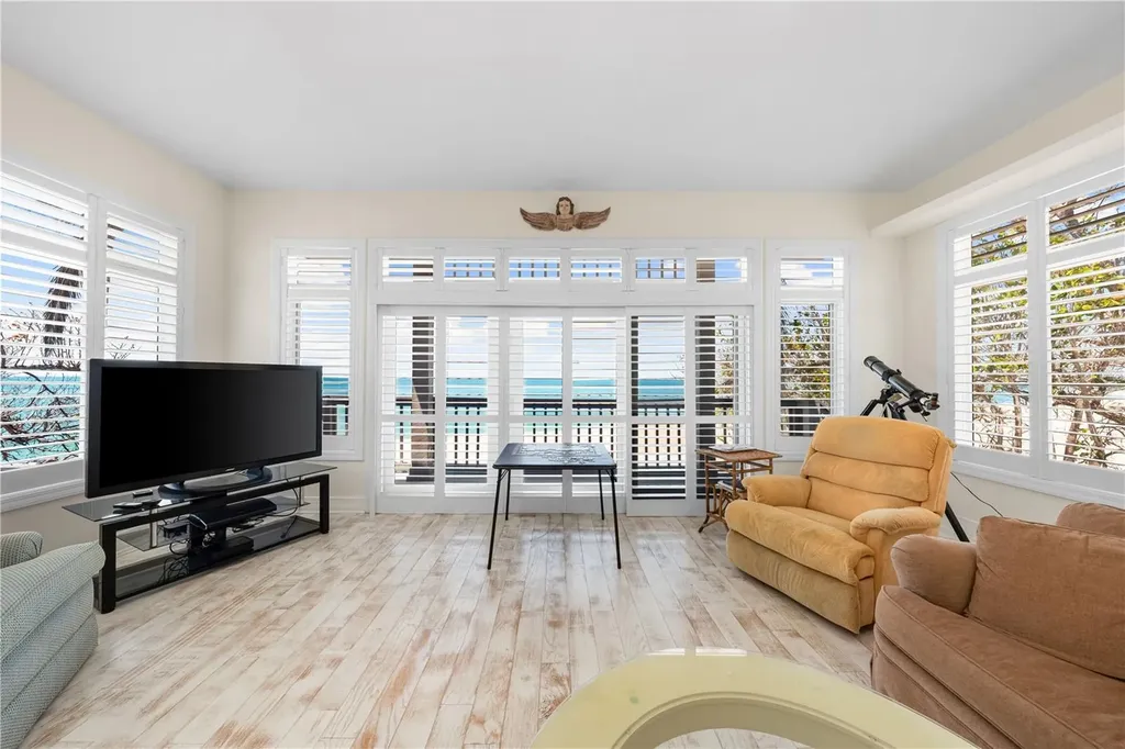 8592 Hidden Lagoon Road Sarasota FL 34242
