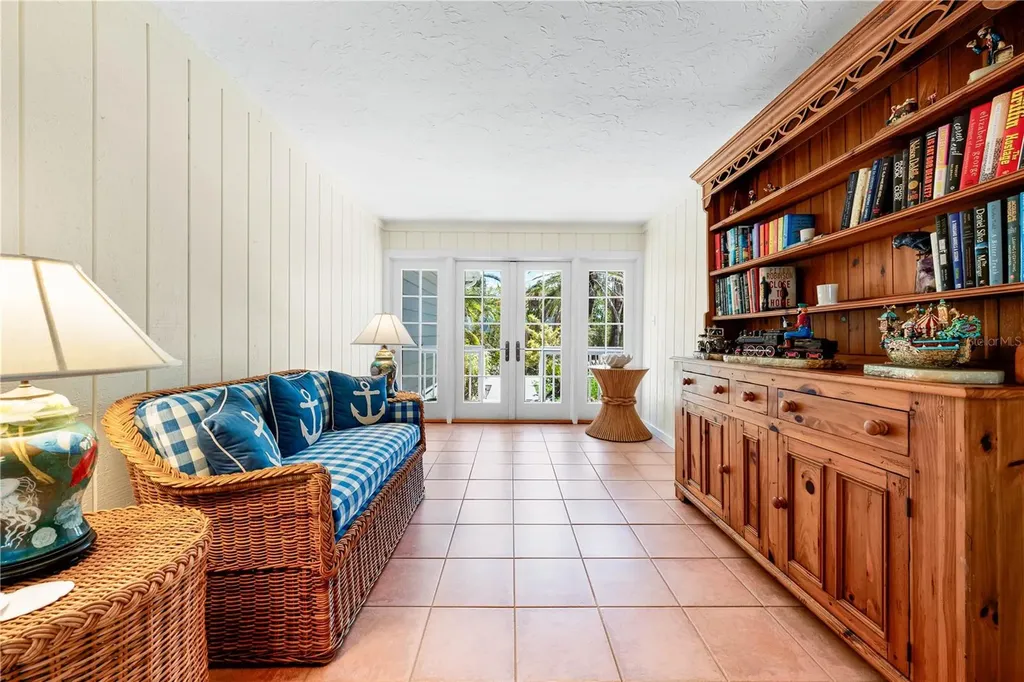 8592 Hidden Lagoon Road Sarasota FL 34242