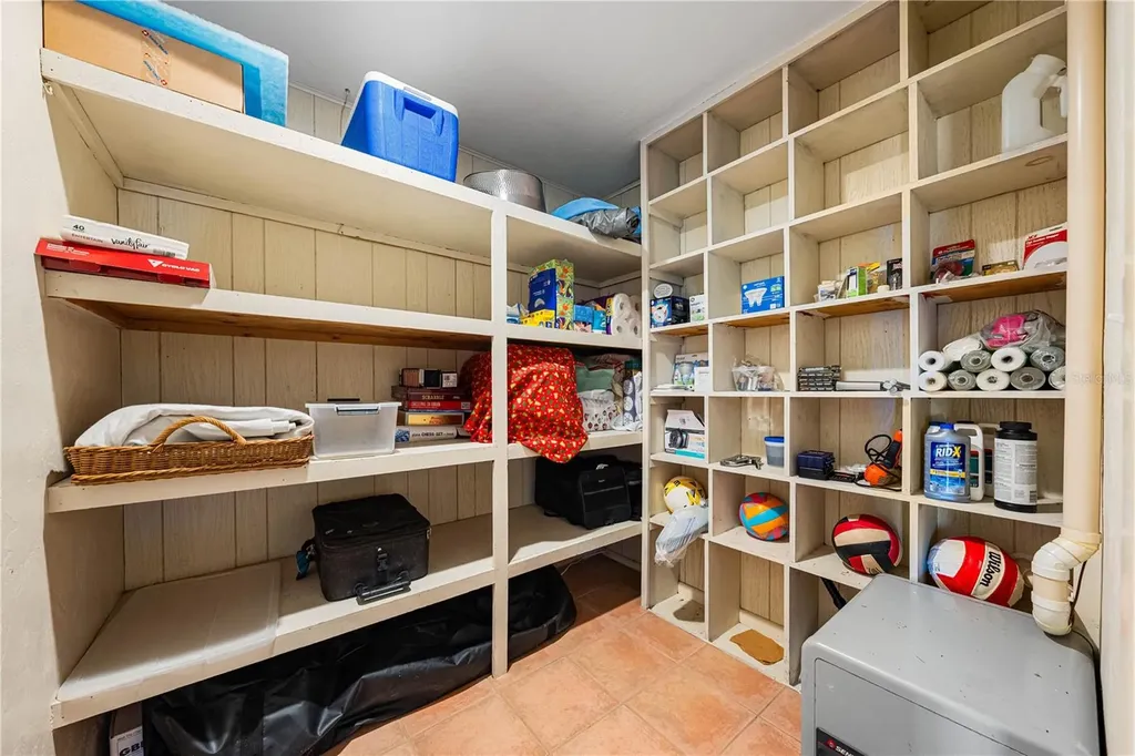 8592 Hidden Lagoon Road Sarasota FL 34242