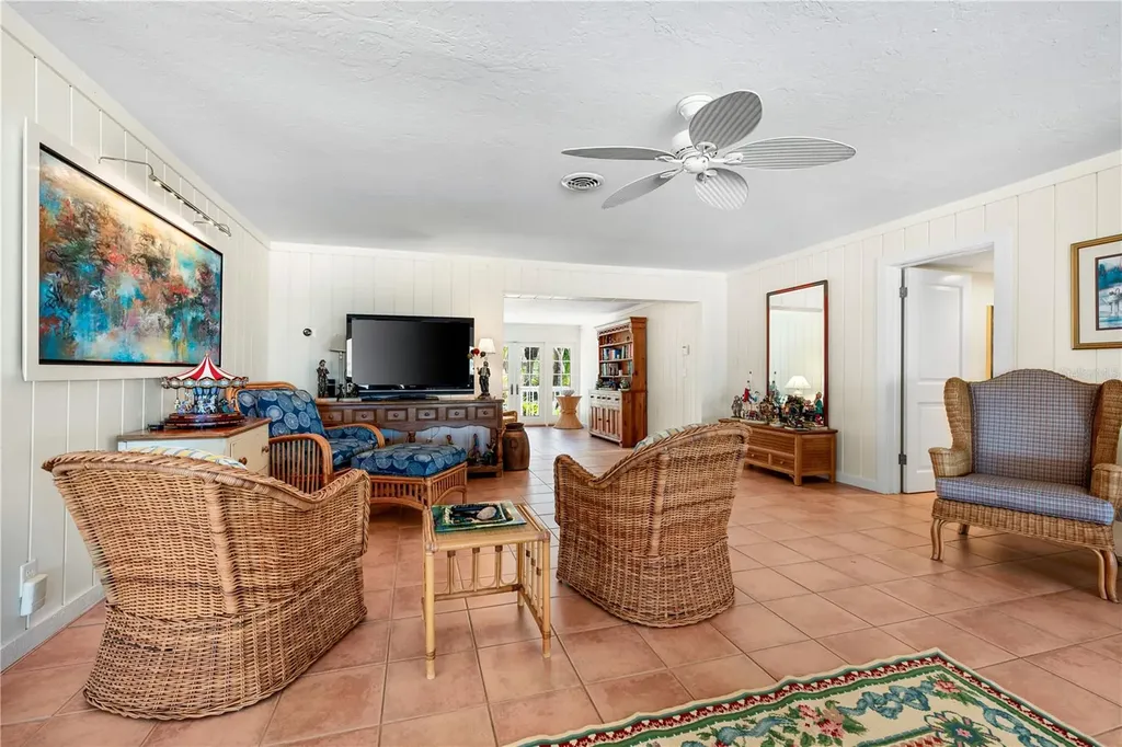 8592 Hidden Lagoon Road Sarasota FL 34242