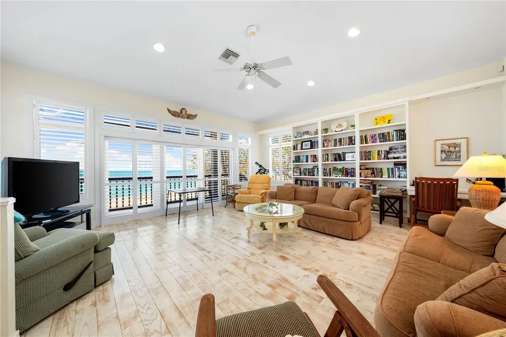 8592 Hidden Lagoon Road Sarasota FL 34242