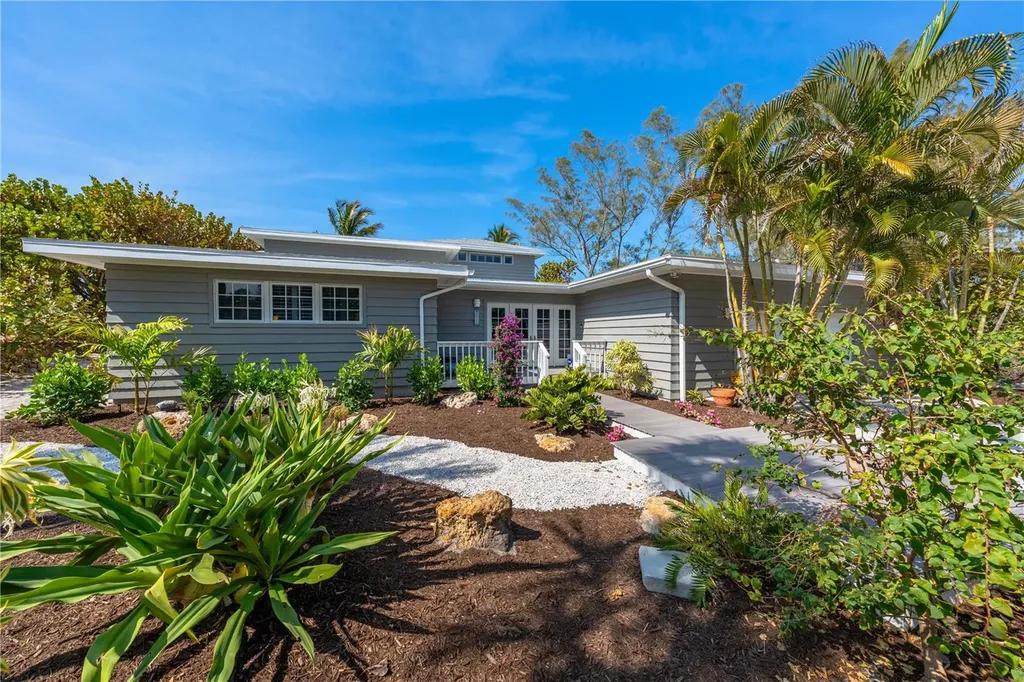 8592 Hidden Lagoon Road Sarasota FL 34242