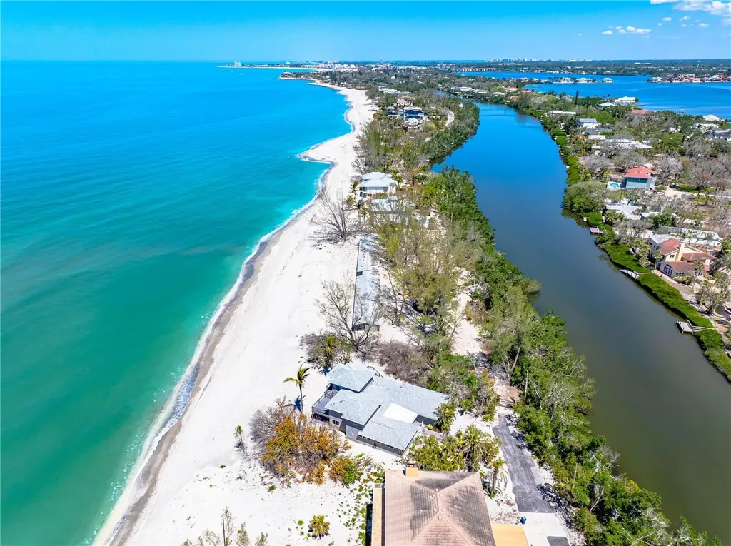 8592 Hidden Lagoon Road Sarasota FL 34242