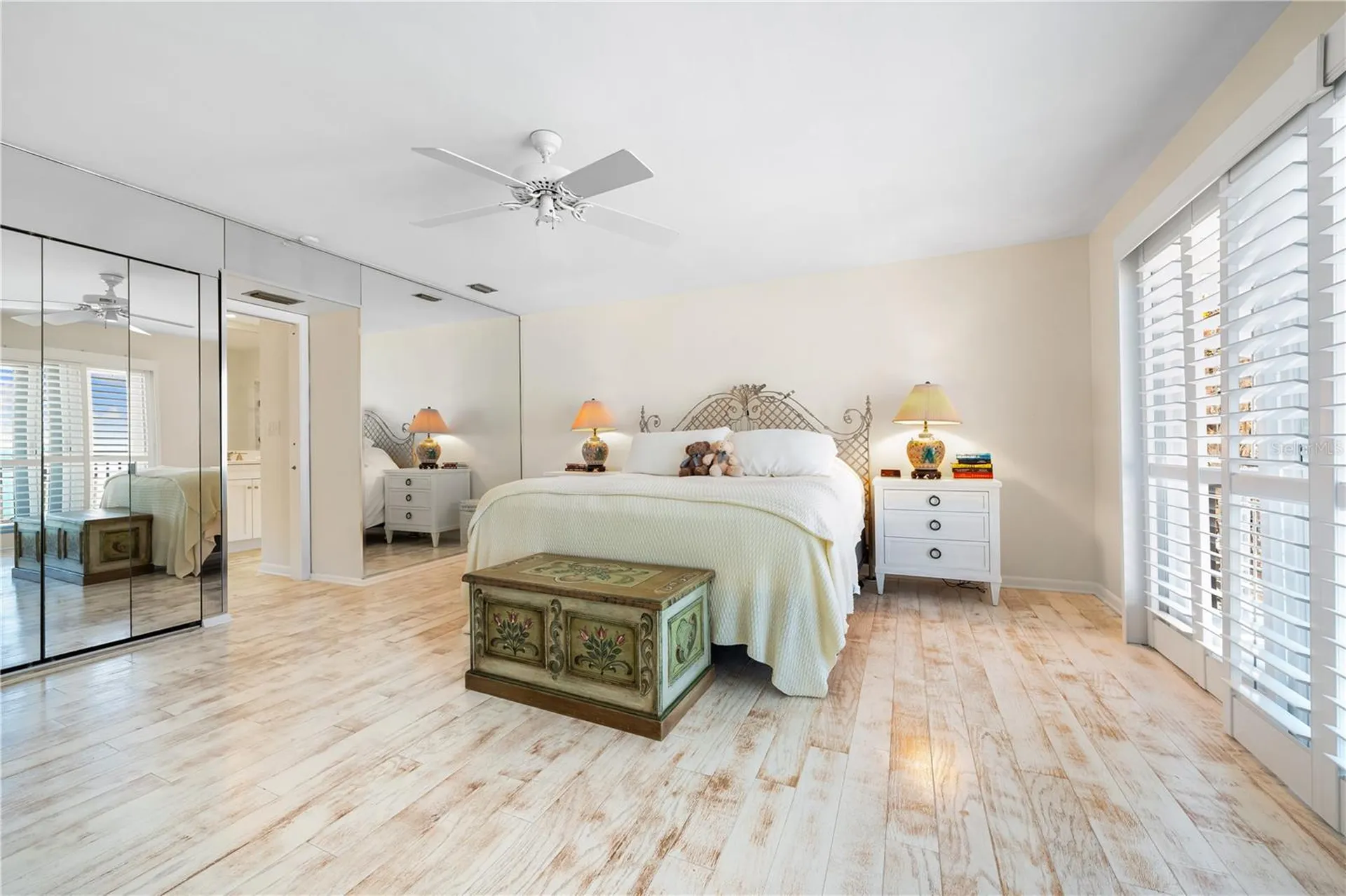 8592 Hidden Lagoon Road Sarasota FL 34242