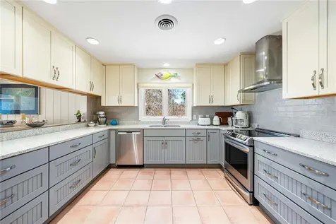 8592 Hidden Lagoon Road Sarasota FL 34242