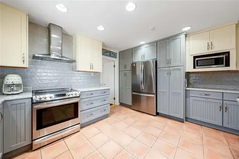 8592 Hidden Lagoon Road Sarasota FL 34242