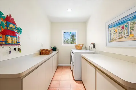 8592 Hidden Lagoon Road Sarasota FL 34242