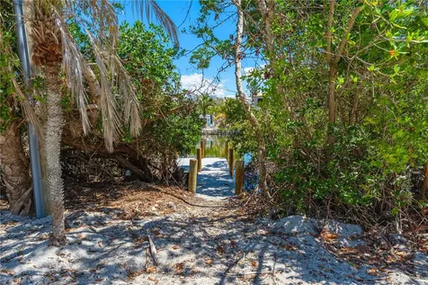 8592 Hidden Lagoon Road Sarasota FL 34242