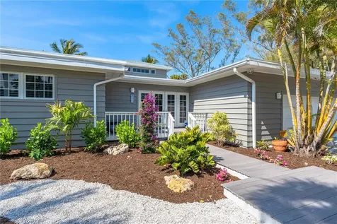 8592 Hidden Lagoon Road Sarasota FL 34242