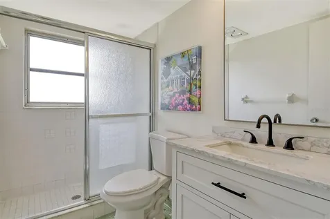 7173 W Country Club Drive N Sarasota FL 34243