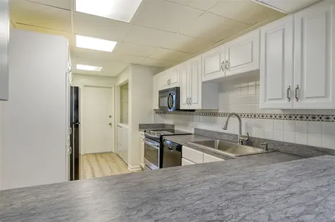 7173 W Country Club Drive N Sarasota FL 34243