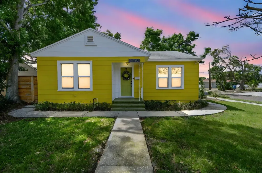 4462 2nd Avenue S St Petersburg FL 33711