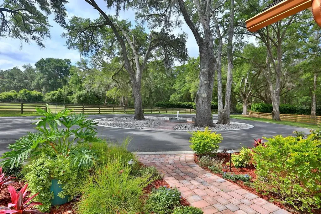 10925 SW 16th Avenue Ocala FL 34476