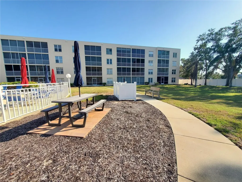 3950 Ironwood Circle Bradenton FL 34209