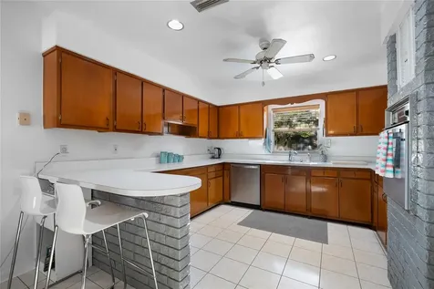 1909 NW 36th Drive Gainesville FL 32605