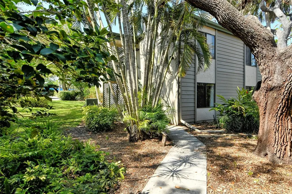 1532 Pelican Point Drive Sarasota FL 34231