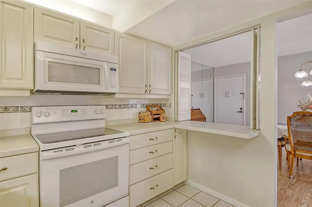 1532 Pelican Point Drive Sarasota FL 34231