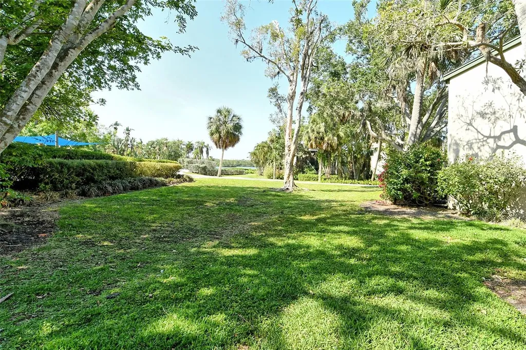 1532 Pelican Point Drive Sarasota FL 34231