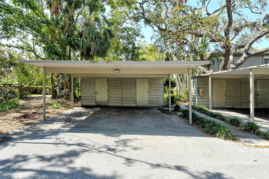 1532 Pelican Point Drive Sarasota FL 34231