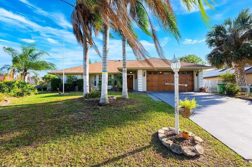 2699 Travida Drive Deltona FL 32738