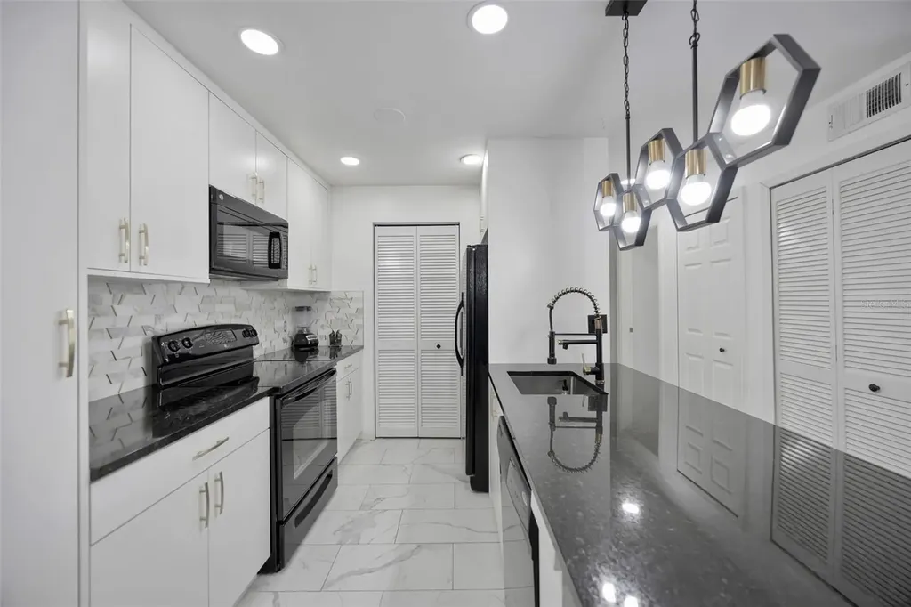 6142 Westgate Drive Orlando FL 32835