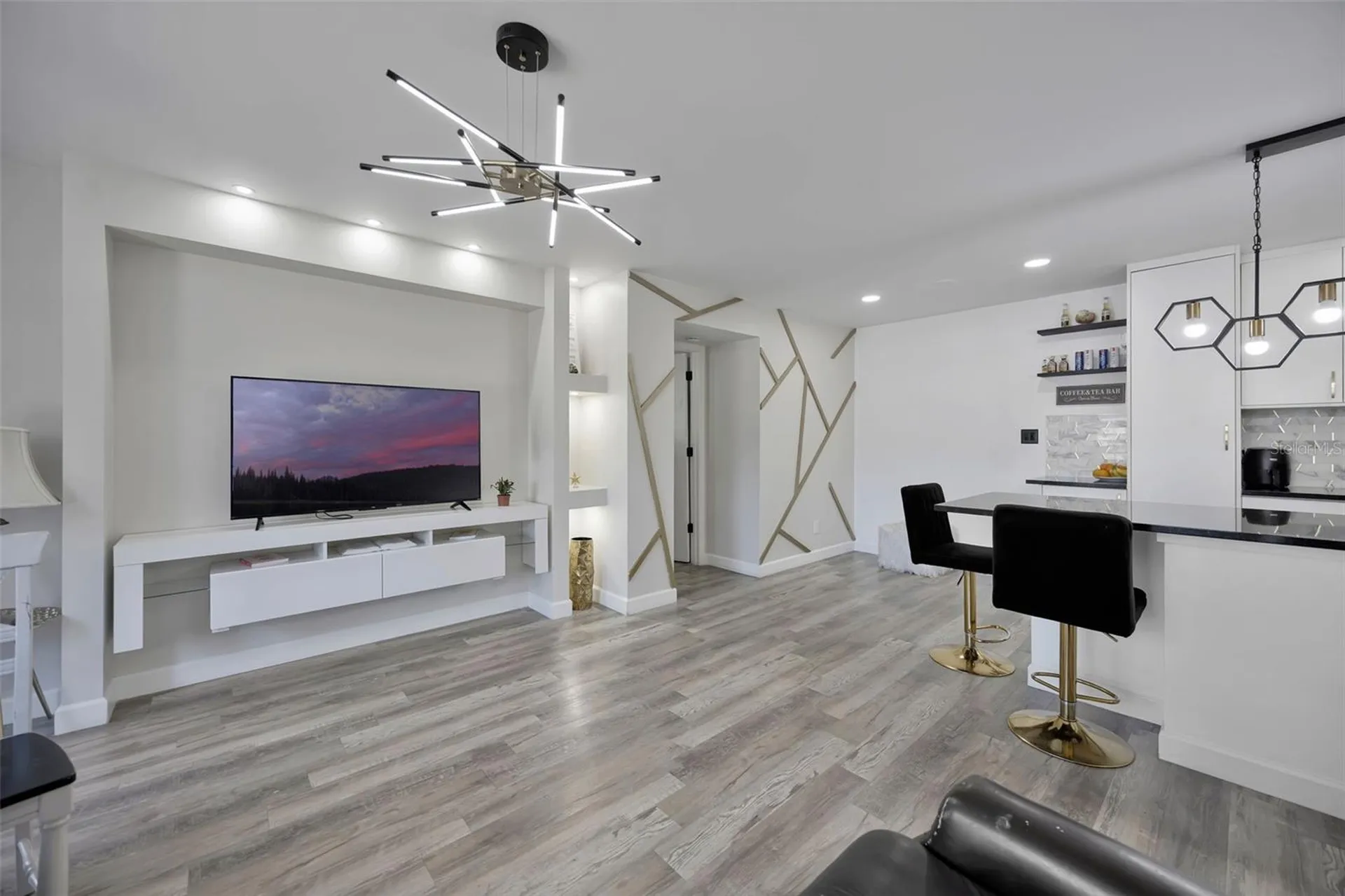 6142 Westgate Drive Orlando FL 32835