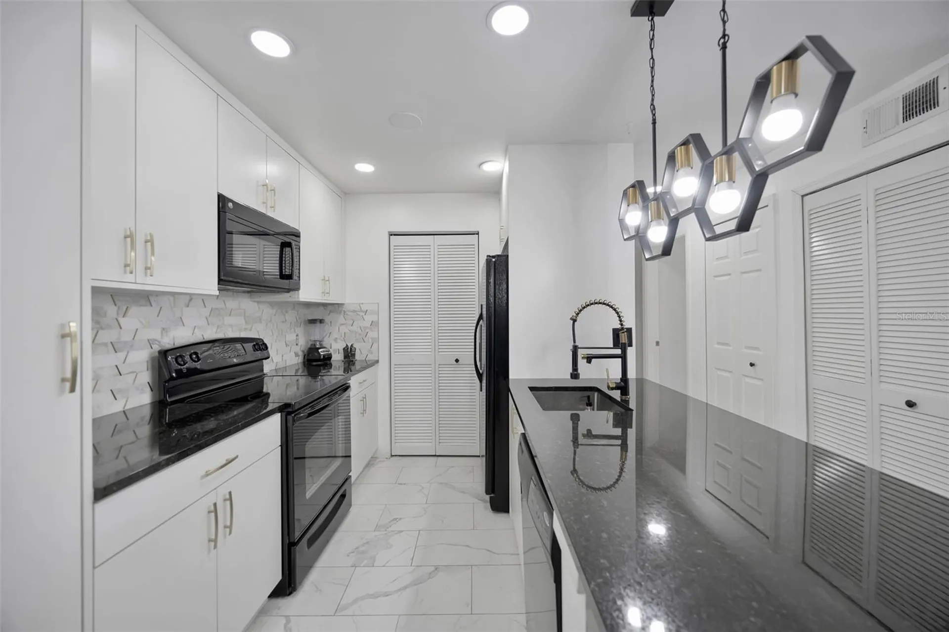 6142 Westgate Drive Orlando FL 32835